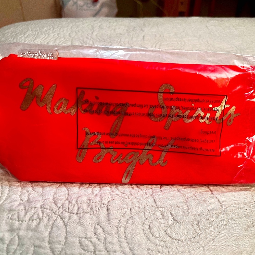 Lilly Pulitzer Wine Bag in Ruby Red